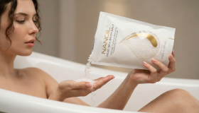 ¿Cómo cuidarse la piel de manera natural? La respuesta está en las sales de baño del mar Muerto de Nanoil
